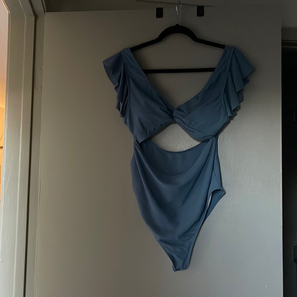 One piece swim suit